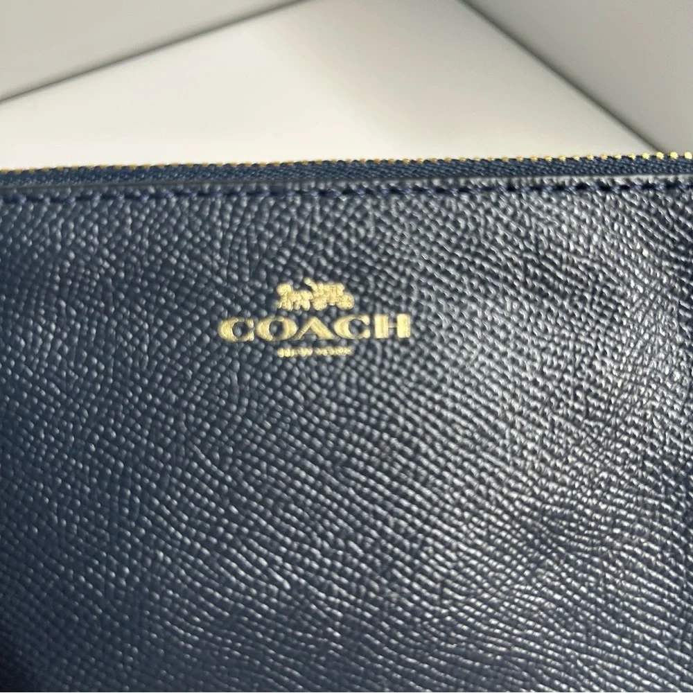 NWT Coach Women's Midnight Black Corner Leather Zip Wristlet‎